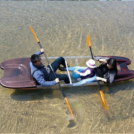 Das Vakuum, das Plastikpaddel-Boot, unzerbrechliches hartes Shell bildet, fahren für Wettbewerb Kayak